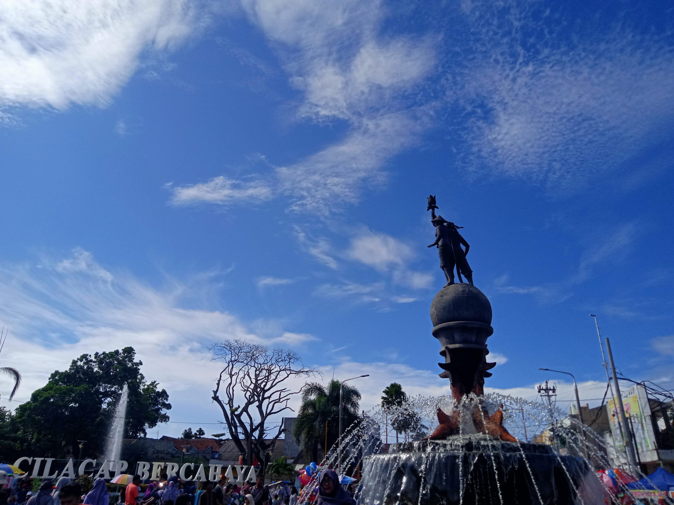 Alun-Alun Cilacap: Jantung Kehidupan Kota yang Selalu Bersemangat